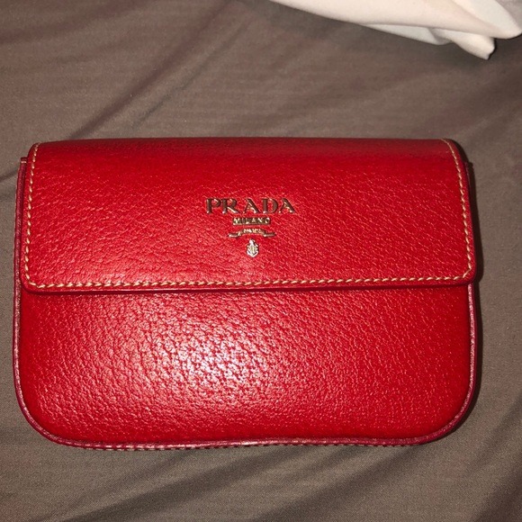 Prada clutch - Picture 1 of 5